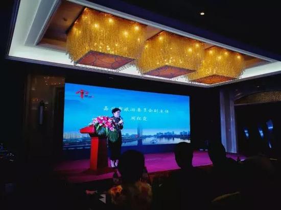 隨后,嵩山少林景區(qū)、園博園景區(qū)進(jìn)行了重點(diǎn)推介,鄭州海外旅行社和太和旅行社也針對(duì)嘉興旅游市場(chǎng)推出多條旅游線路。