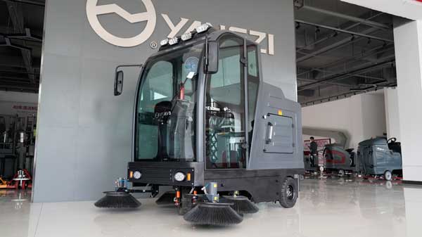 清掃環(huán)衛(wèi)車需要日常維護(hù)嗎？有什么作用